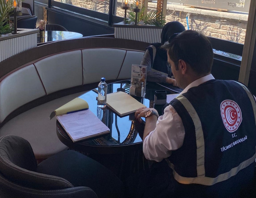 Ticaret Bakanlığı harekete geçti! Fahiş fiyatlı su satışları denetlendi