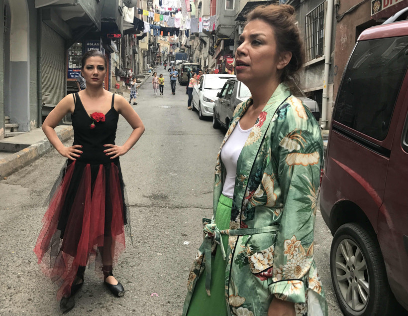 Yeşim Ceren Bozoğlu ‘Hadi Ben Kaçtım’  için yönetmenlik yaptı - Resim : 2