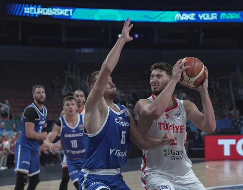 12 Dev Adam Çekya’yı yıktı geçti! EuroBasket’te namağlup ilerliyor