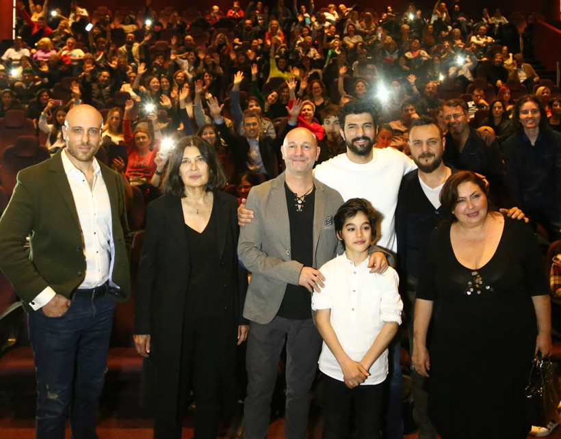 İzmir'de Engin Akyürek izdihamı! - Resim : 2