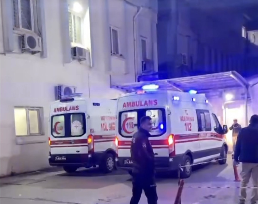 Kafeye bıçaklı saldırı! Çok sayıda yaralı var...