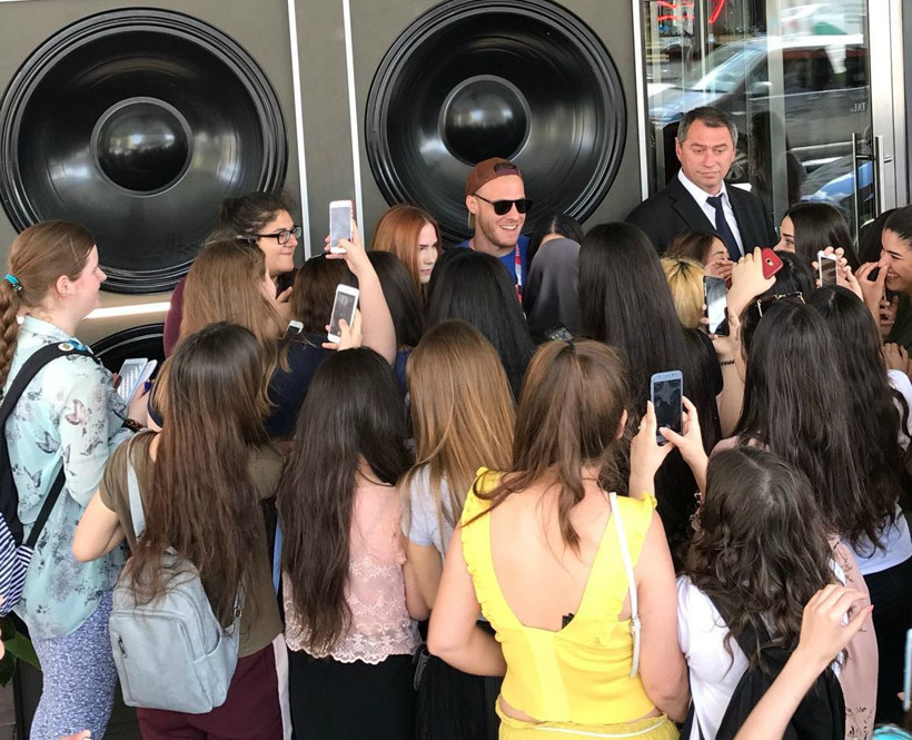 Moskova'da Kerem Bürsin fırtınası! - Resim : 2