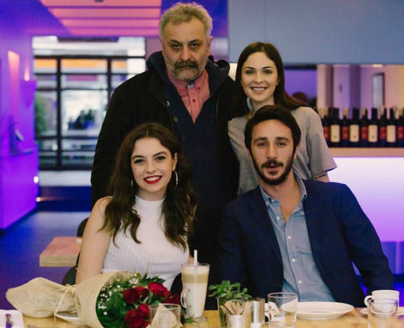 Hazar Ergüçlü sevgilisi Onur Ünlü'nün internet dizisinde rol alacak - Resim : 2