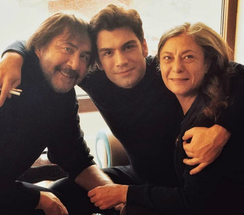 'Ali' filmi hangi ünlü oyuncuları buluşturdu?