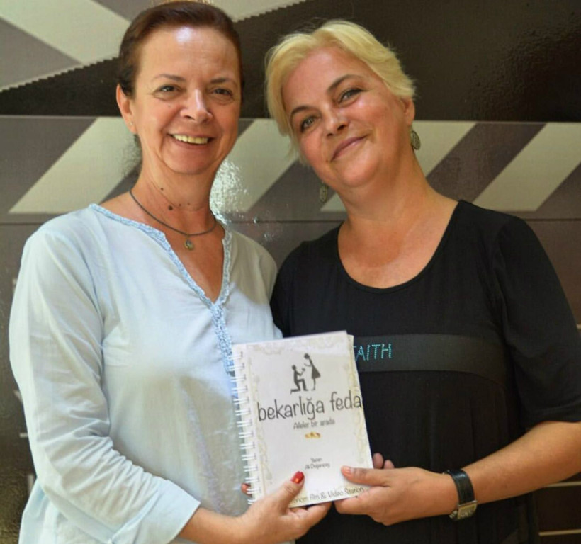 'Bekarlığa Feda' filminde kim hangi karakteri canlandırıyor? - Resim : 3