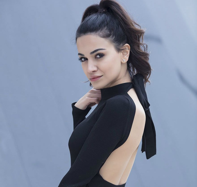 Şener Özbayraklı, gönlünü hangi güzel oyuncuya kaptırdı?