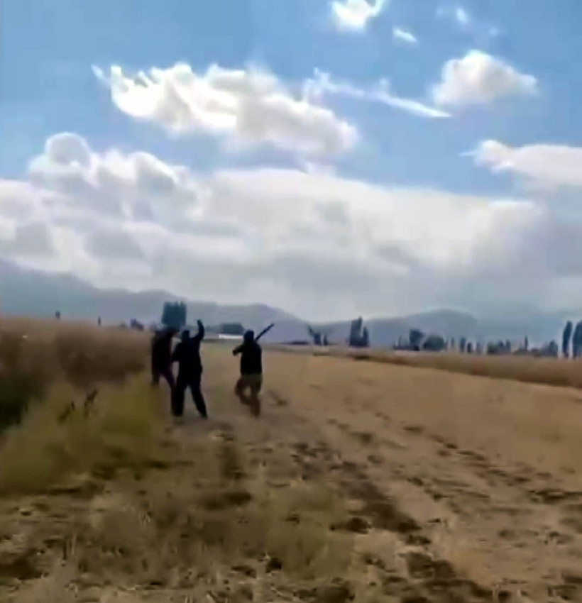 Çocuğunun gözü önünde öldüresiye dövüldü!