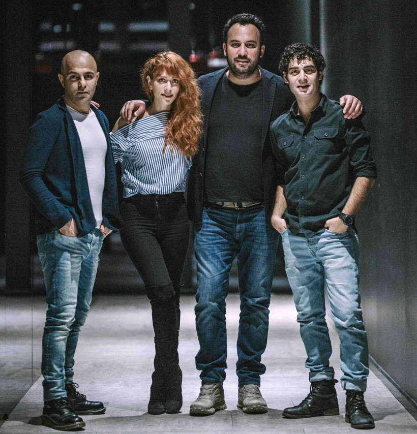 Ünlü oyuncular Timsah ile DasDas sahnesinde!