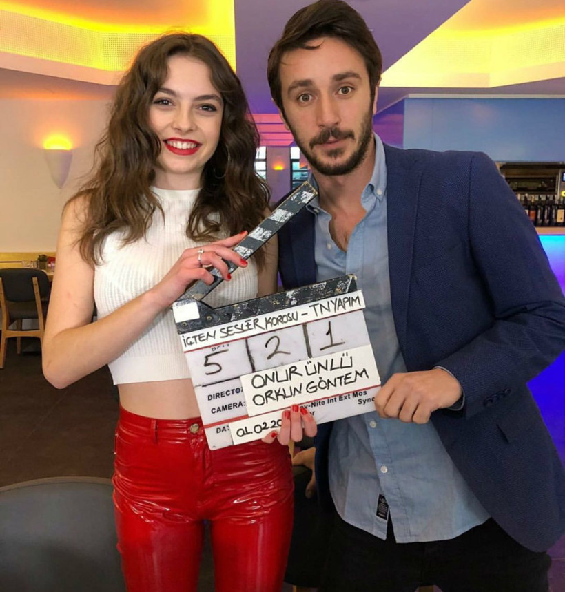 Hazar Ergüçlü sevgilisi Onur Ünlü'nün internet dizisinde rol alacak