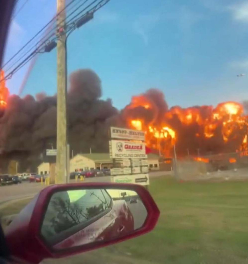 ABD'de kargo uçağı düştü! Çok sayıda ölü ve yaralı var - Resim : 3