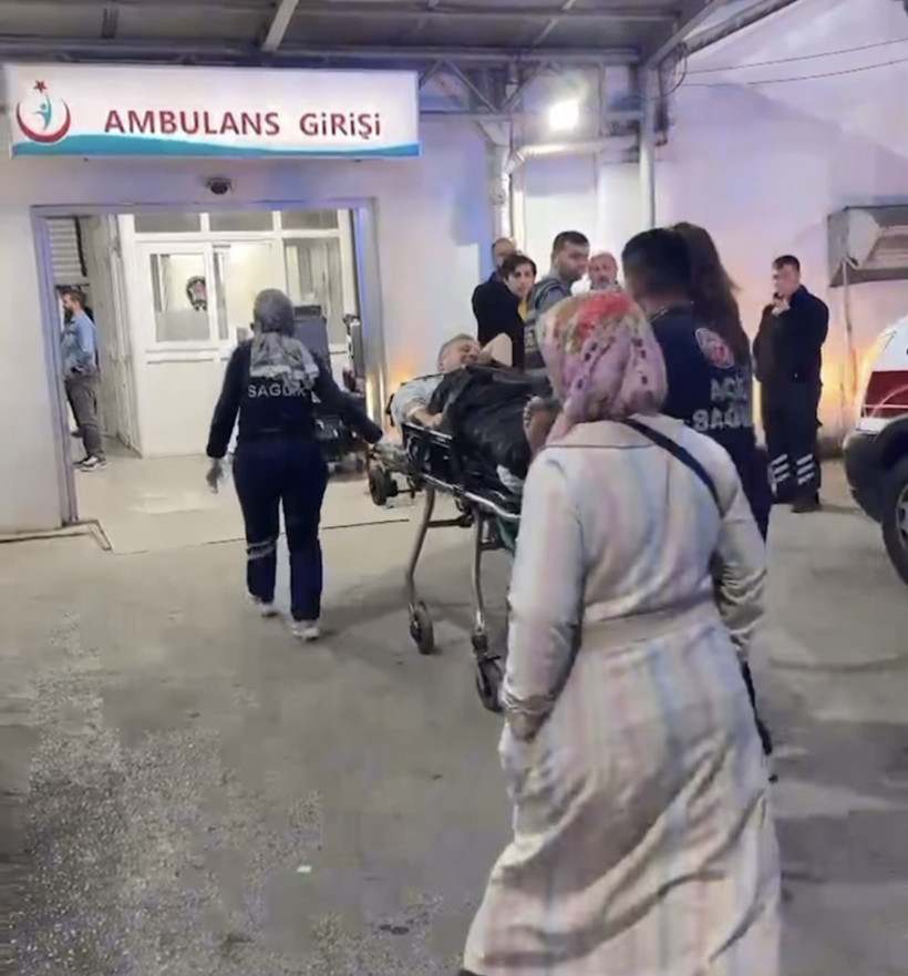 Kafeye bıçaklı saldırı! Çok sayıda yaralı var... - Resim : 2