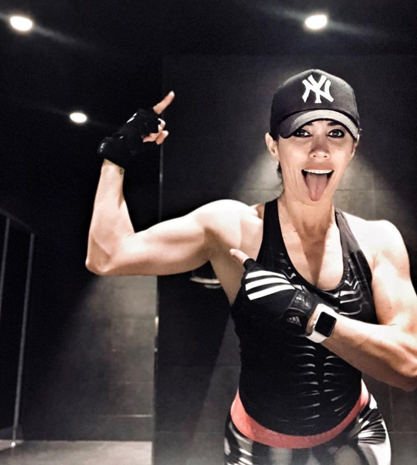 Avlu dizisinin kadrosuna hangi ünlü oyuncu katıldı? - Resim : 2