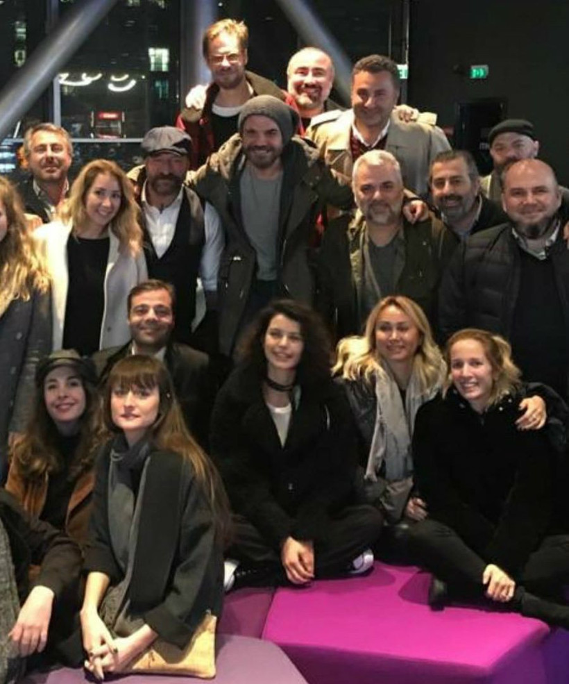 Beren Saat - Kenan Doğulu çifti Müslüm filmini kimlerle izledi?