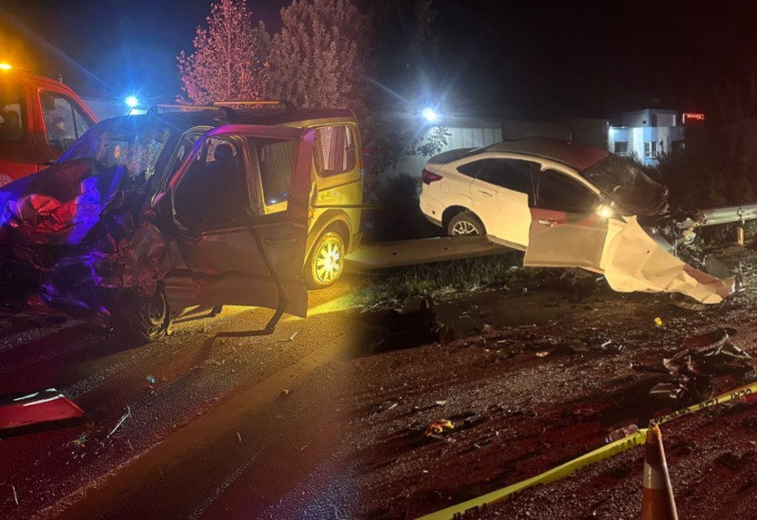 Katliam gibi kaza! Otomobille hafif ticari araç çarpıştı: Çok sayıda ölü ve yaralı var