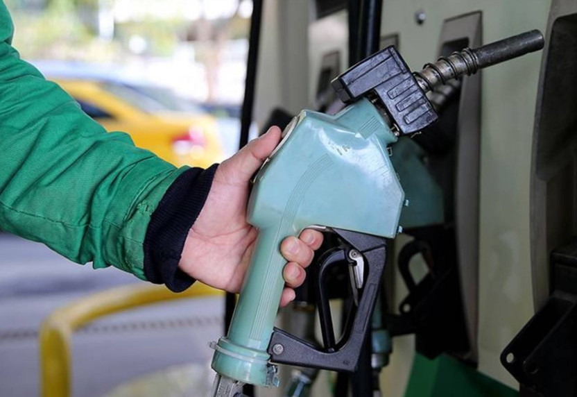 Benzine bir indirim daha! Tabela yine değişti