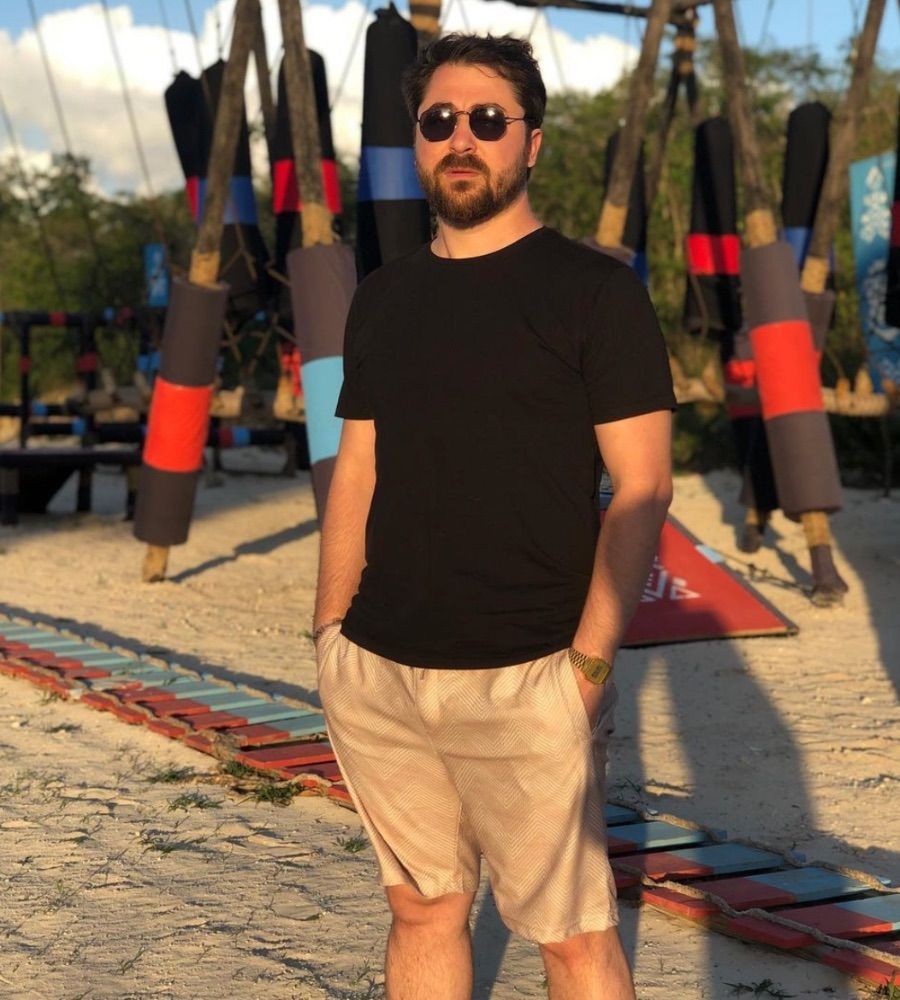 TV8’den ayrıldığı söylenmişti: Survivor Ekstra’dan ayrıldığı konuşulan Semih Öztürk’ün eşinden olay paylaşım: Hemen sildi