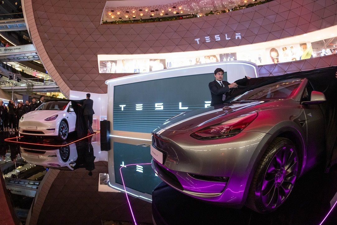 Tesla Model Y için ön sipariş başladı. Türkiye'de lansmanı yapılan Tesla'ya büyük ilgi: Ön siparişler başladı kaç liraya satılacak, özellikleri ne, işte Tesla Model Y ile ilgili tüm bilgiler