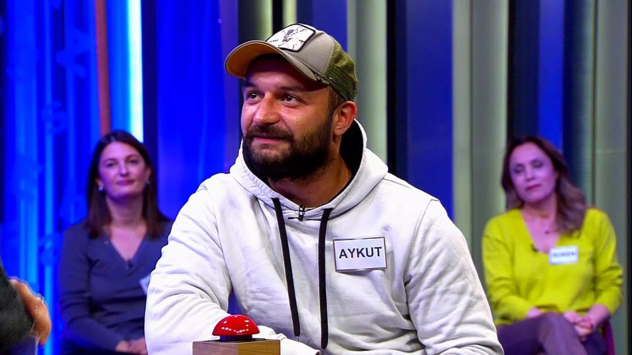 Aykut Elmas Sırrı Süreyya Önder paylaşımı sonrası hesabını kapattı